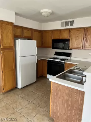 Photo #1: 2375456 Listing 