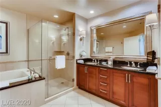 Photo #6: 2375463 Listing