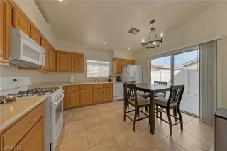 Photo #4: 2375491 Listing 