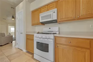 Photo #6: 2375491 Listing 