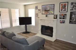 Photo #4: 2375495 Listing 