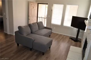 Photo #6: 2375495 Listing 