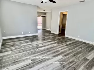 Photo #4: 2375498 Listing 