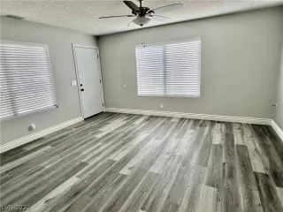 Photo #6: 2375498 Listing 