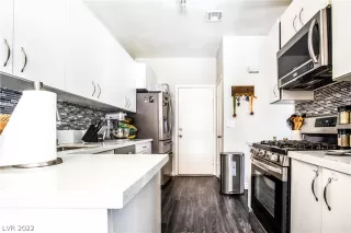 Photo #5: 2375503 Listing