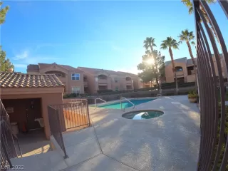 Photo #4: 2375530 Listing