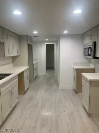 Photo #3: 2375558 Listing