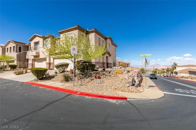 MLS: 2375567 Condo For Sale