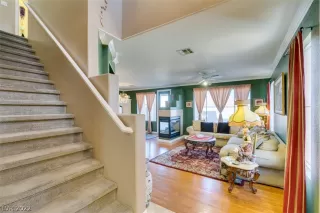 Photo #5: 2375567 Listing