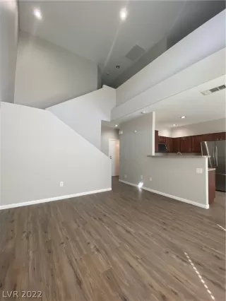 Photo #4: 2375571 Listing 