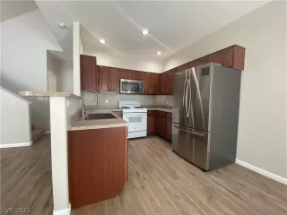 Photo #5: 2375571 Listing 