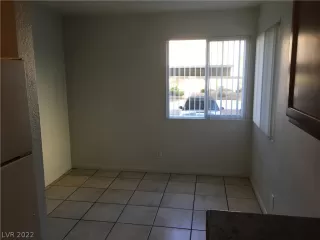 Photo #3: 2375618 Listing