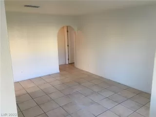 Photo #4: 2375618 Listing