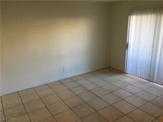 Photo #5: 2375618 Listing