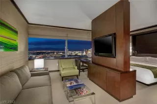 Photo #2: 2375638 Listing