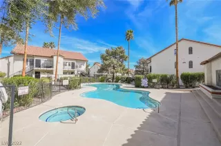 Photo #4: 2375668 Listing 