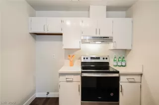 Photo #5: 2375668 Listing 