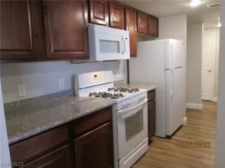 Photo #2: 2375731 Listing 