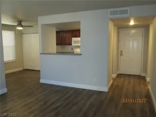 Photo #5: 2375731 Listing 