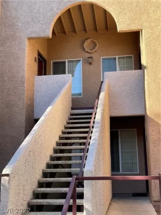 Photo #1: 2375734 Listing