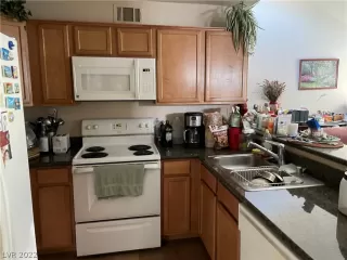 Photo #6: 2375734 Listing