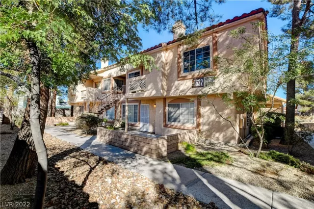 MLS: 2375753 Condo For Sale