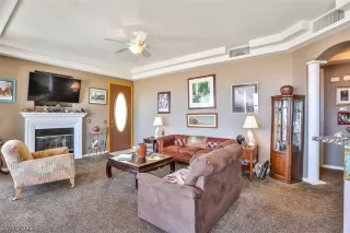 Photo #4: 2375806 Listing