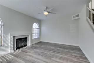 Photo #5: 2375836 Listing 