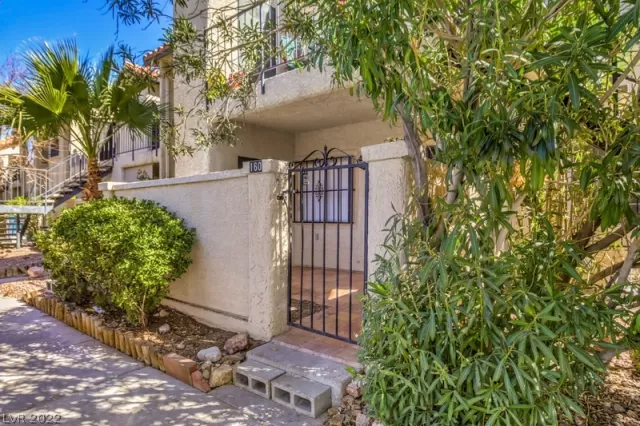 MLS: 2375881 Condo For Sale