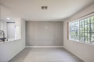 Photo #2: 2375881 Listing 