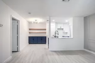 Photo #4: 2375881 Listing 