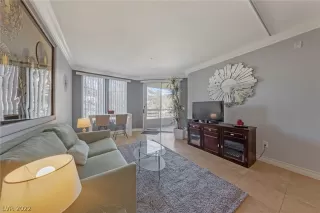 Photo #1: 2375906 Listing