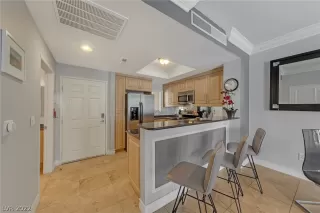 Photo #4: 2375906 Listing