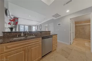 Photo #6: 2375906 Listing