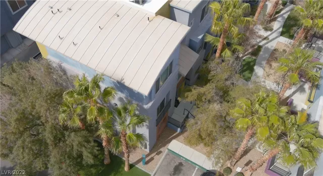 MLS: 2375914 Condo For Sale