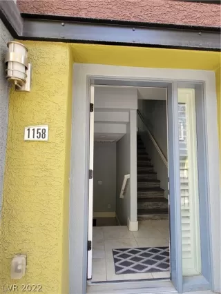 Photo #2: 2375914 Listing