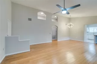 Photo #6: 2375951 Listing 