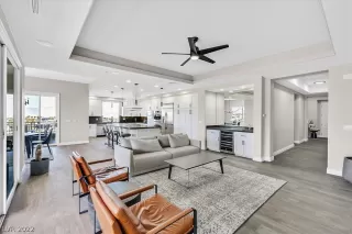 Photo #2: 2375952 Listing