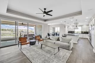 Photo #3: 2375952 Listing