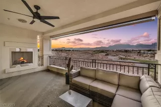 Photo #4: 2375952 Listing