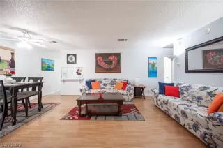 Photo #3: 2375954 Listing