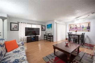 Photo #4: 2375954 Listing