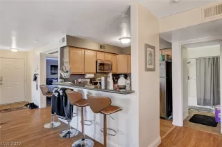 Photo #6: 2375966 Listing 