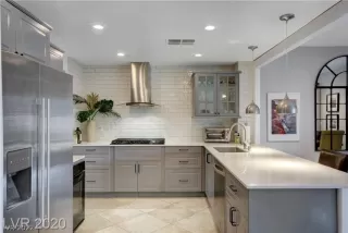 Photo #2: 2375968 Listing