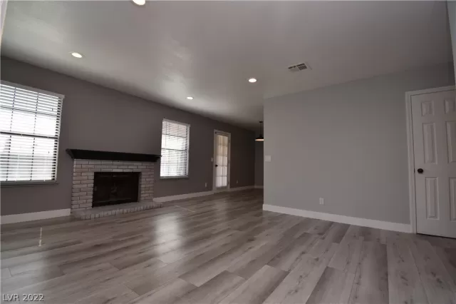 MLS: 2375973 Condo For Sale