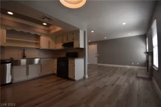 Photo #2: 2375973 Listing 