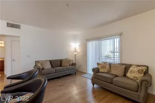 Photo #5: 2375991 Listing 