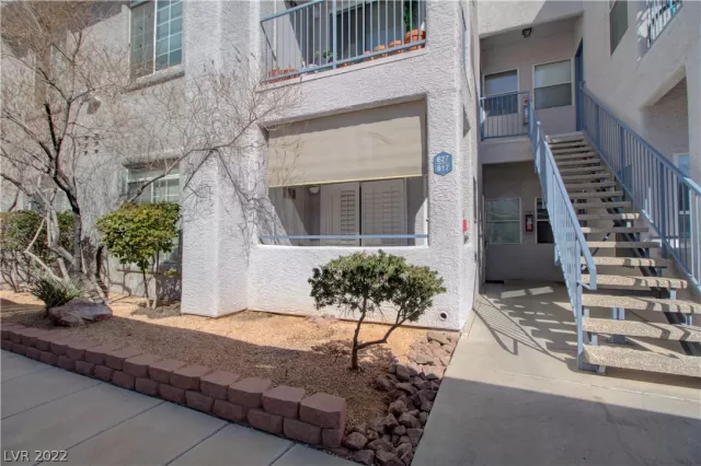 MLS: 2375992 Condo For Sale