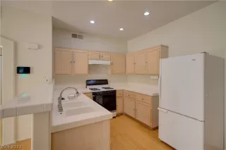 Photo #3: 2375992 Listing 