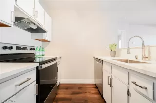 Photo #1: 2376008 Listing